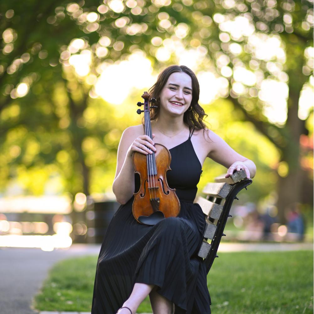 Image of Natalie Boberg, violin teacher at HomeAcademy.